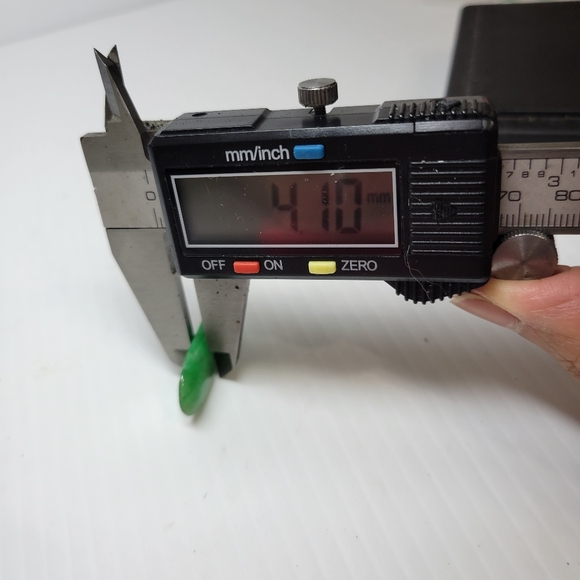 Natural untreated translucent grade A green jade pendant necklace - Picture 7 of 8